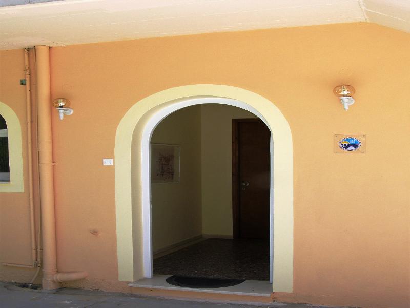 Apostolos & Eleni Family Apartments Перама Екстериор снимка