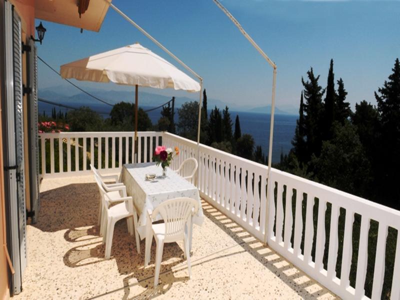 Apostolos & Eleni Family Apartments Перама Екстериор снимка