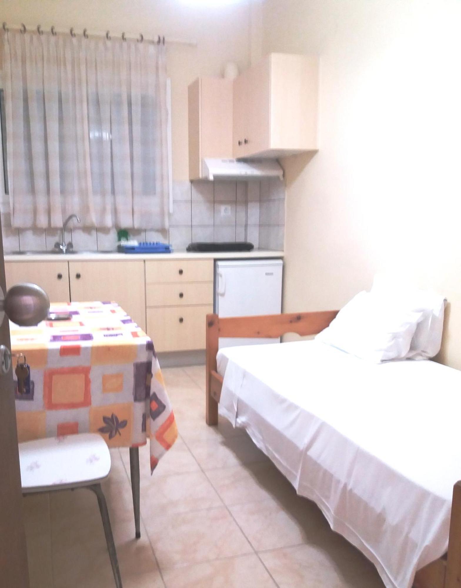 Apostolos & Eleni Family Apartments Перама Екстериор снимка