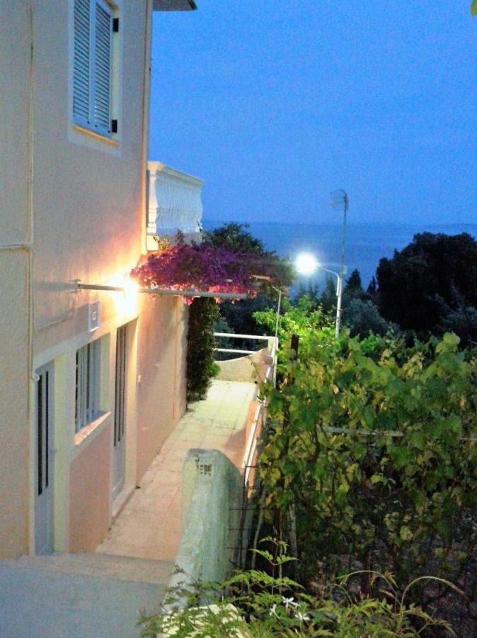 Apostolos & Eleni Family Apartments Перама Екстериор снимка